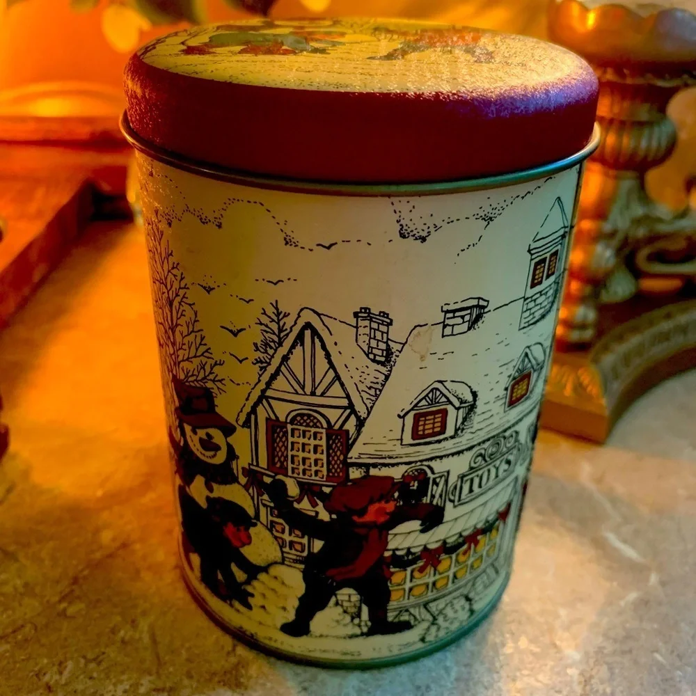 Vintage Christmas Tin Can Children Snow Ball Fight Made In Taiwan - Picture 1 of 6